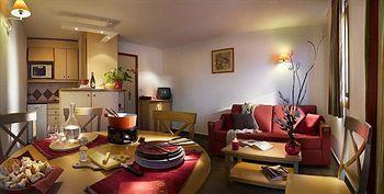 Aparthotel Pierre & Les Ravines 3*